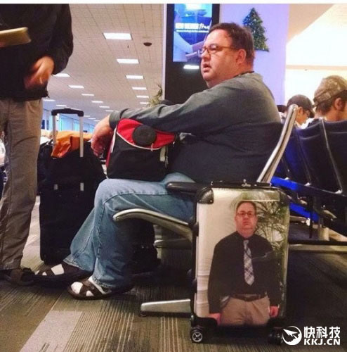 Men photo print trunk users: Mother afraid of losing again